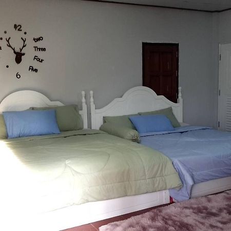Reindeer House Wat Chedi 4 People Hotel Sichon Luaran gambar